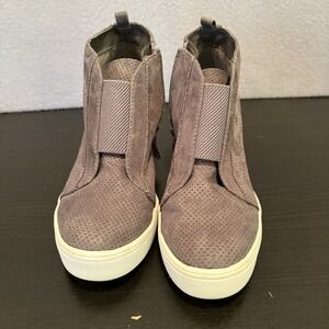 MIA Wedge Sneaker Booties Womens 6.5 Gray Suede Perforated Side Zip Hidden Wedge